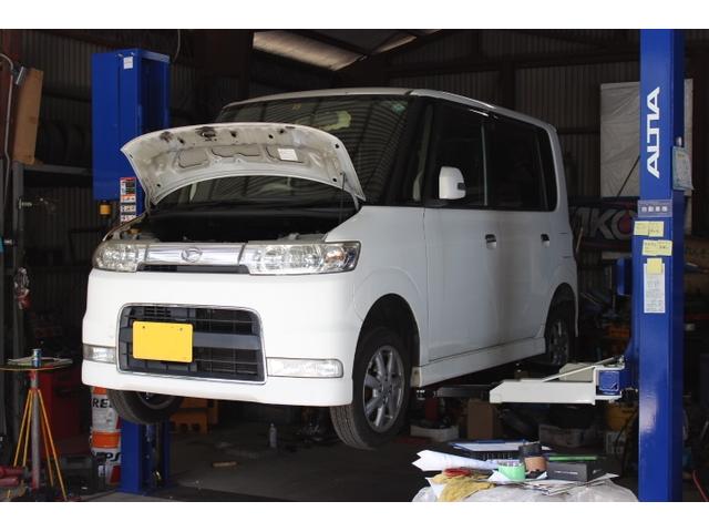 お客様の大事な愛車を丁寧に整備します