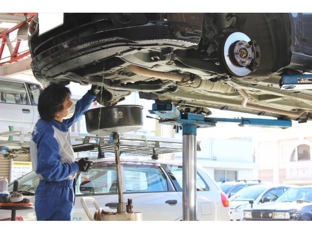 国家整備士１級を取得したメカニックが大切な愛車を点検・修理いたします。