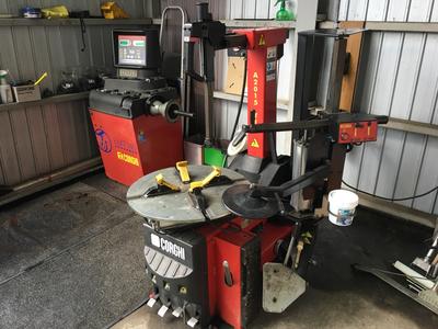 タイヤ交換組み換えお任せください