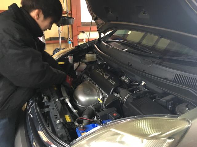 女性の方・お車に詳しくない方でも安心！！プロの整備士がお客様に解り易く丁寧にご説明させて頂きます。