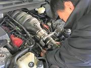 車の心臓、エンジン関連部品の修理・整備を行っております。