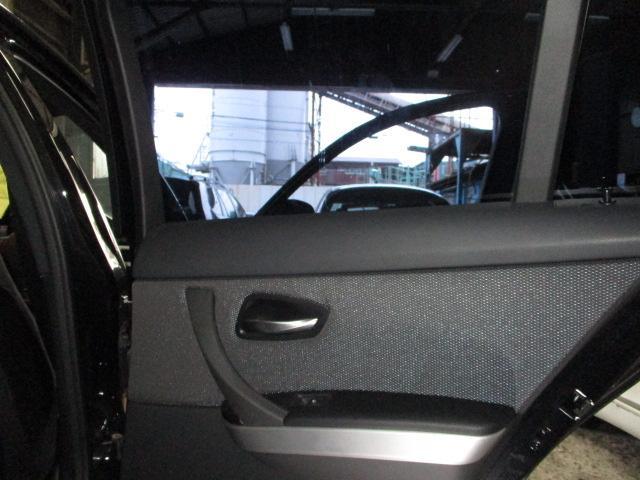 BMW E90 320　PG20　パワーウインドウレギュレーター交換
輸入車　車検　点検　交換　故障　横浜市　鶴見区　福祉車両