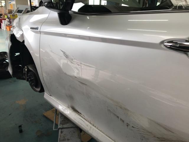 カムリ板金修理入庫　【徳島　鳴門で車検・修理なら当店にお任せ下さい】