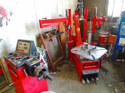 タイヤの交換、取り付けお任せを！