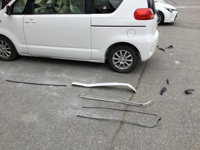 トヨタ　ポルテ　板金・外装補修　【　松本市　安曇野市　】