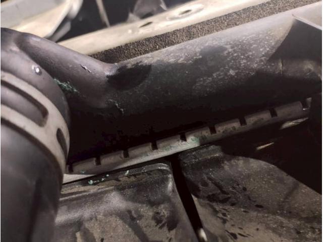 スバル　インプレッサ　ラジエターよりLLC漏れ　⇒　ラジエター交換　代車無料　指定工場　【　松本市　安曇野市　】