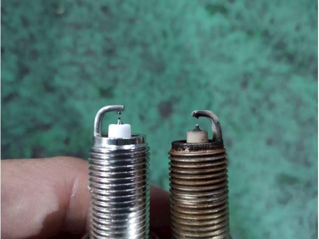トヨタ　ラクティス　エンジンがかかるがすぐ止まってしまう　⇒　スパークプラグ交換、スロットルボディー清掃、エアエレメント清掃、クランク角センサー交換　代車無料　指定工場　【　松本市　安曇野市　】