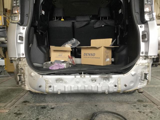 トヨタ ヴォクシー 板金・外装補修 代車無料 指定工場 【 松本市 安曇野市 】