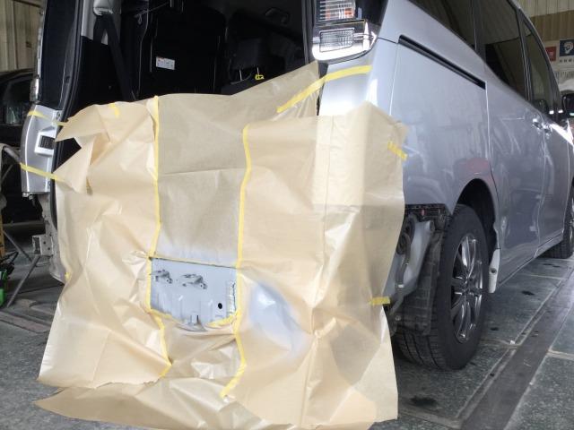 トヨタ ヴォクシー 板金・外装補修 代車無料 指定工場 【 松本市 安曇野市 】
