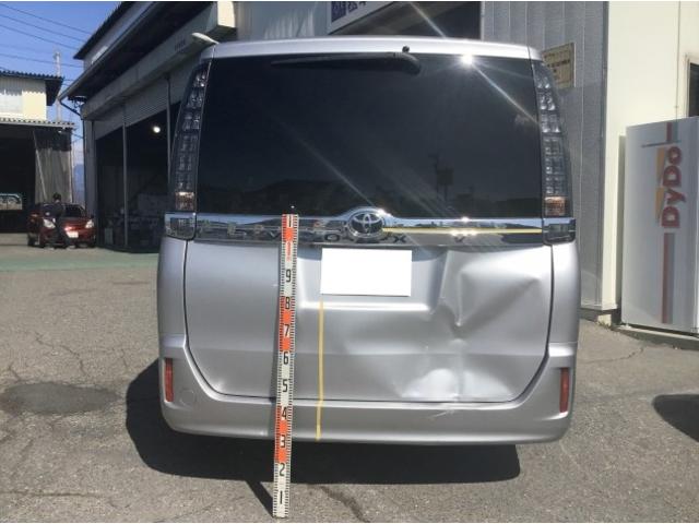 トヨタ ヴォクシー 板金・外装補修 代車無料 指定工場 【 松本市 安曇野市 】
