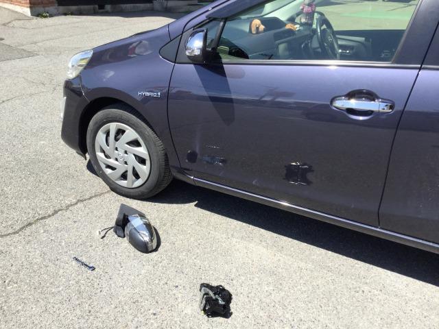 トヨタ　アクア　板金・外装補修　代車無料　指定工場　【　松本市　安曇野市　】