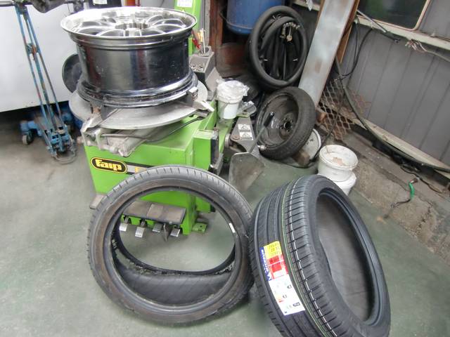 タイヤ持込交換　篠山市　タイヤ交換　本荘自動車