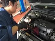 オイルのチェック！安全に、快適に走っていただくためには欠かせない作業です。