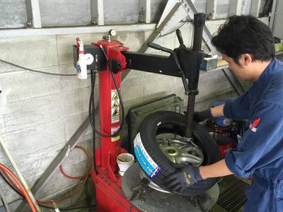 スピーディなタイヤ交換