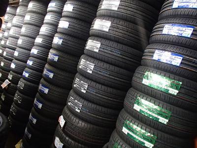 タイヤ多数在庫しています。取寄せも可能!