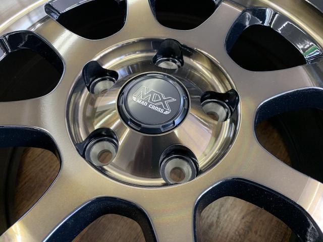 人気のホワイトレター＆ブロックタイヤ！
在庫限りの特価品！デリカやＲＡＶ４に！