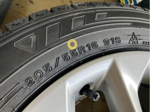 再入荷しました！カローラツーリング純正 新品スタッドレス付！！