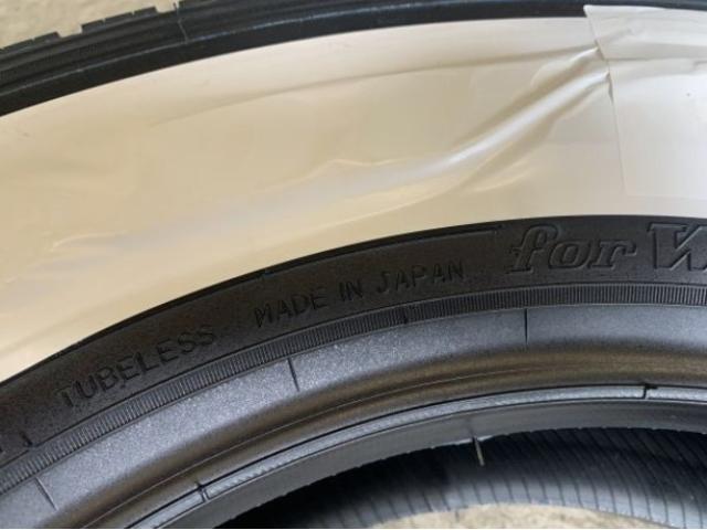 ハイエースやレジアス，ＮＶ３５０・キャラバン等に！！
ホワイトレタースタッドレス入荷しました！！