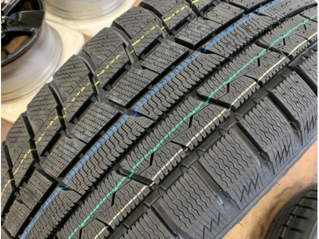 トヨタ　８０系ハリアー純正＆日本製新品スタッドレス付入荷！！