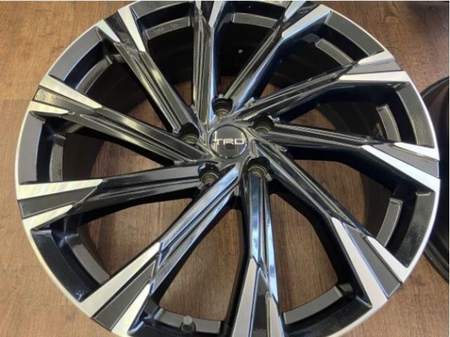 トヨタ・レクサスのＳＵＶ向け！２０インチスタッドレスセット！