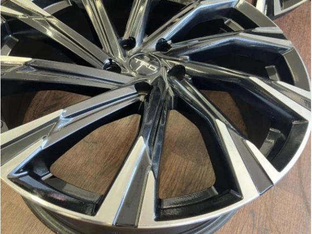 トヨタ・レクサスのＳＵＶ向け！２０インチスタッドレスセット！