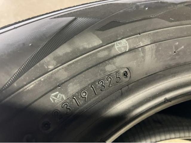 ちょっと早いけど年末セール開催中！
国産ＳＵＶ等のタイヤ交換に！！