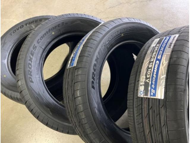 ちょっと早いけど年末セール開催中！
国産ＳＵＶ等のタイヤ交換に！！