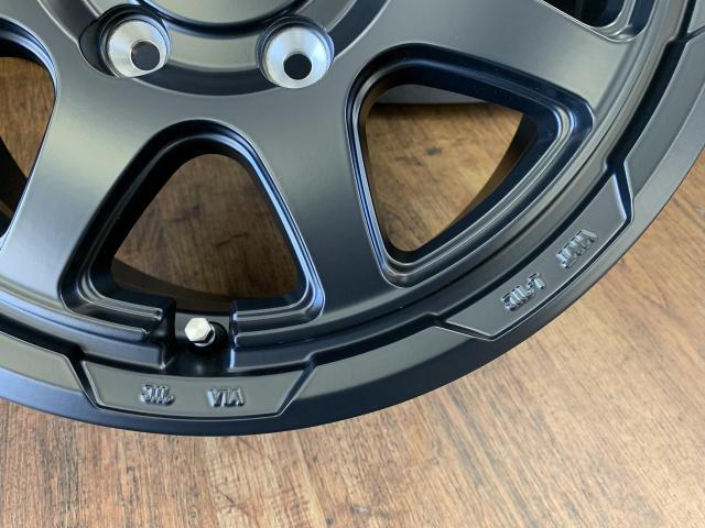 ハイエースやレジアスなどに！ちょっと早い年末セール！