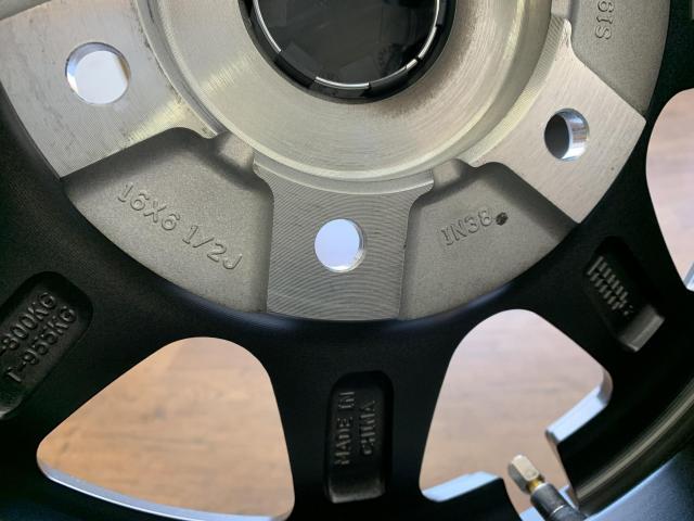 ハイエースやレジアスなどに！ちょっと早い年末セール！