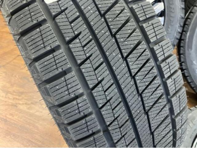 日産　オーラ純正＆新品冬タイヤ入荷！