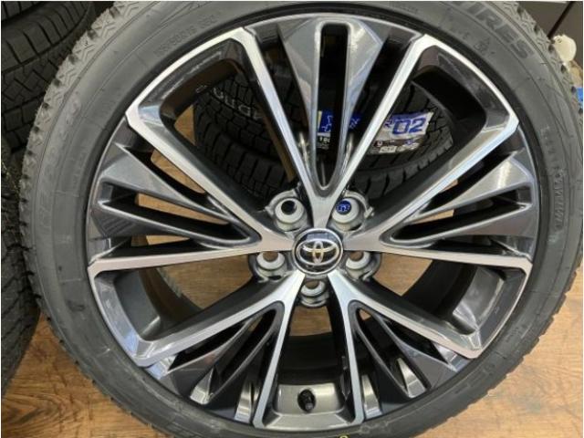 新型プリウス純正＆新品スタッドレス付再入荷！！