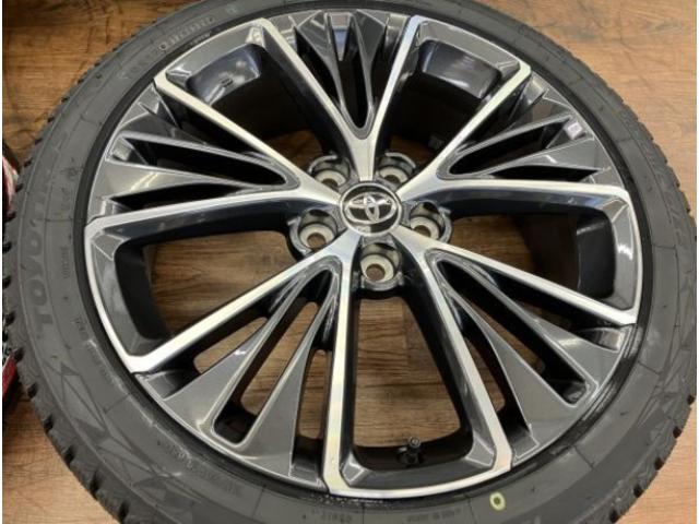 新型プリウス純正＆新品スタッドレス付再入荷！！