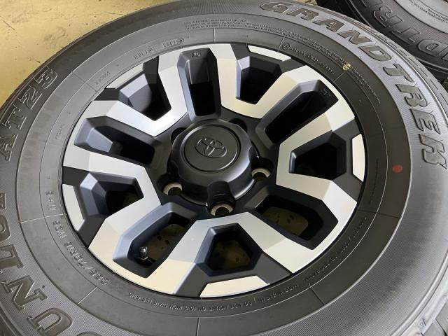 トヨタ　ランドクルーザー７０専用！新車外し美品が入荷！