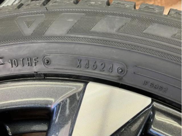 トヨタ新型ヴォクシー純正＆新品スタッドレス付！！即納セット！！