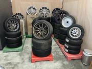 タイヤやホイールの販売もしています。