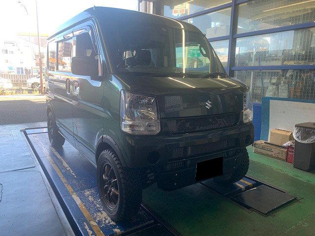 皆さんのお盆休み中でも営業してますよ～！！
タイヤ交換などなど、ご来店頂いてま～すっ！！