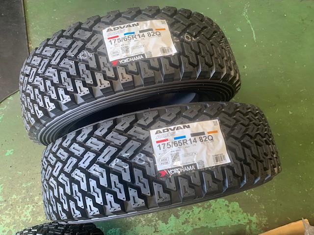 皆さんのお盆休み中でも営業してますよ～！！
タイヤ交換などなど、ご来店頂いてま～すっ！！