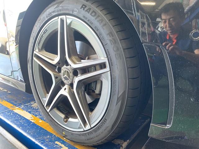 皆さんのお盆休み中でも営業してますよ～！！
タイヤ交換などなど、ご来店頂いてま～すっ！！