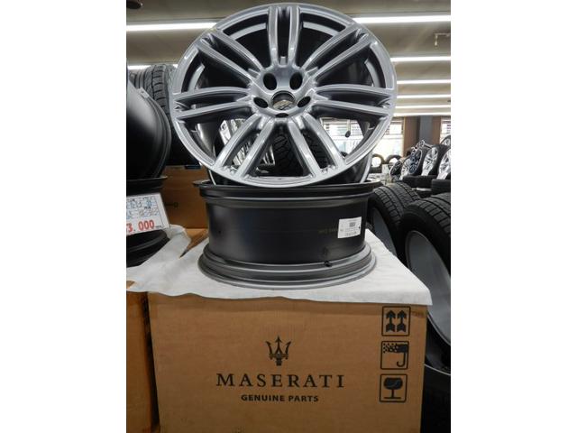 マセラティ ギブリ純正 ウラーノ 20×8.5J+43/10.5J+45 5H/114.3 マセラティ ギブリ純正 ウラーノ 20×8.5J+43/10.5J+45 5H/114.3