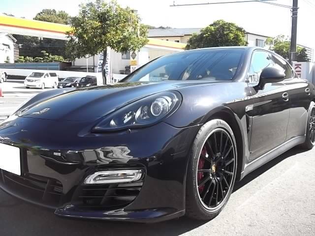 プチカスタムで入庫したパナメーラです、どんなお車もカスタム、修理、車検、全てｏｋ