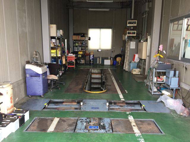 車検専用ラインも完備。検査員２名、車検は笠松に！