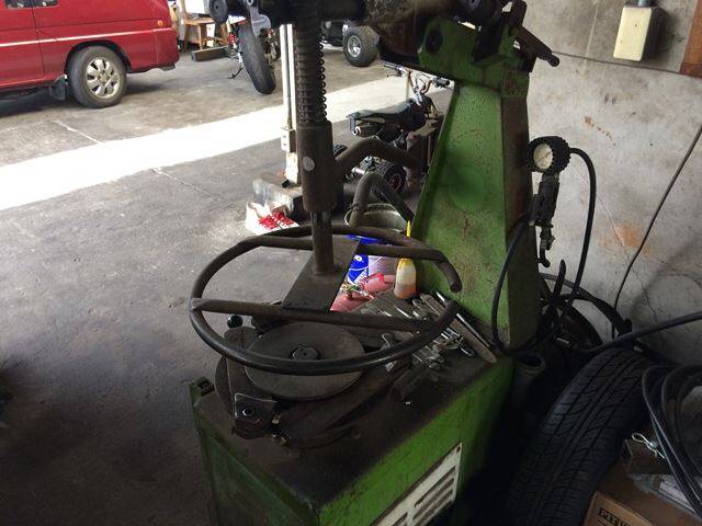 持込みでのタイヤ組換えも承ります。