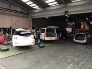 広く設備も充実な整備工場です。