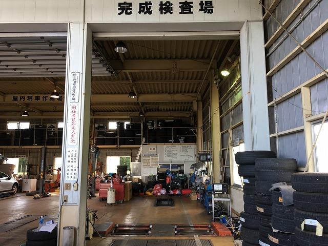 熟練の当社整備士たちが安心・信頼のカーメンテナンスを行います。