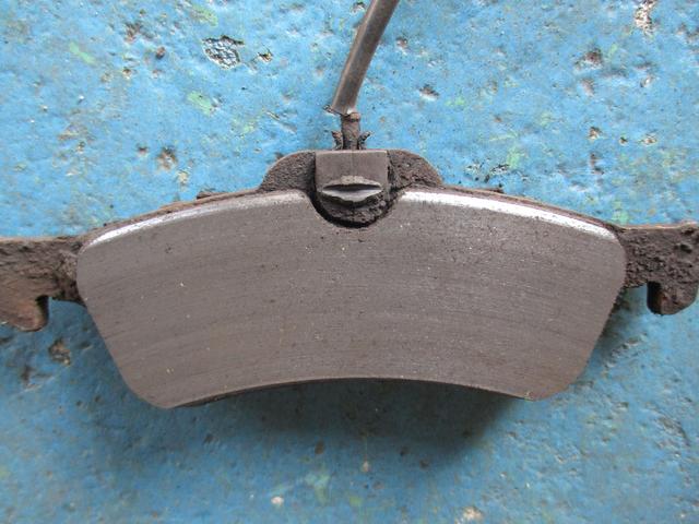 ミニクーパー　リヤディスクパット、プラグコード、コイル交換