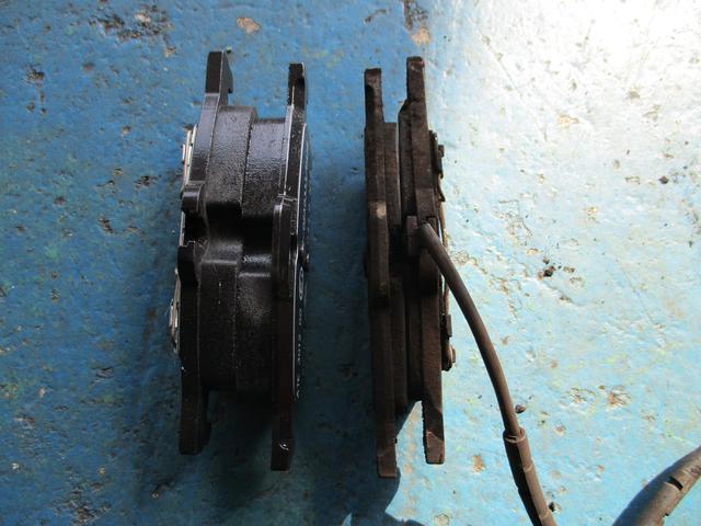 ミニクーパー　リヤディスクパット、プラグコード、コイル交換