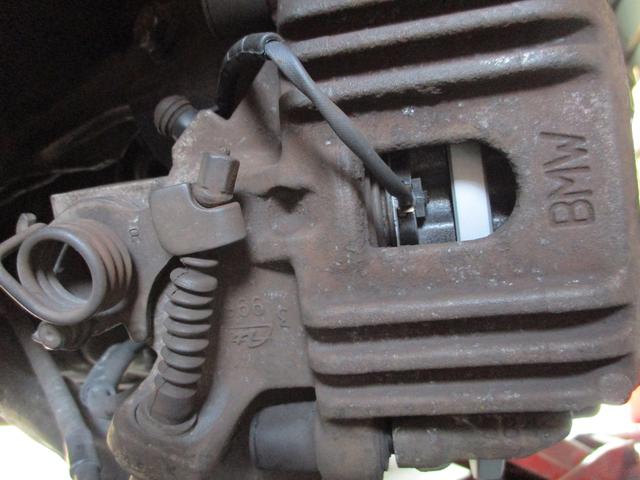 ミニクーパー　リヤディスクパット、プラグコード、コイル交換