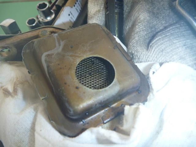 トヨタ　クルーガー　エンジンから”ガチャガチャ”異音がするのと、エンジンチェックランプの点灯の修理