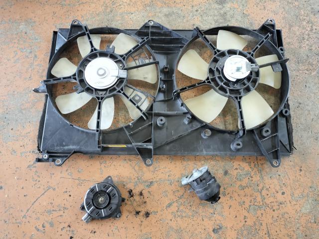 ヴォクシー ZRR70 水漏れ修理　ラジエーター交換　電動ファンモータ交換
 