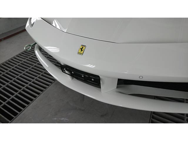 フェラーリ　Ｆ４８８　ナビ取付　コーティングなど　そして登録